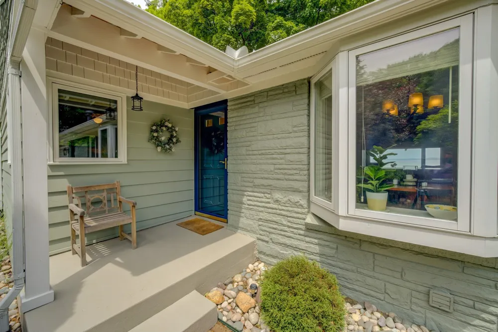 11711 S West Bay Shore Drive Elmwood Charter Township, MI 49684