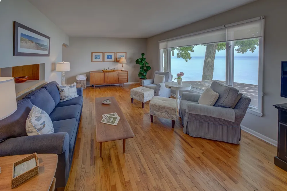 11711 S West Bay Shore Drive Elmwood Charter Township, MI 49684