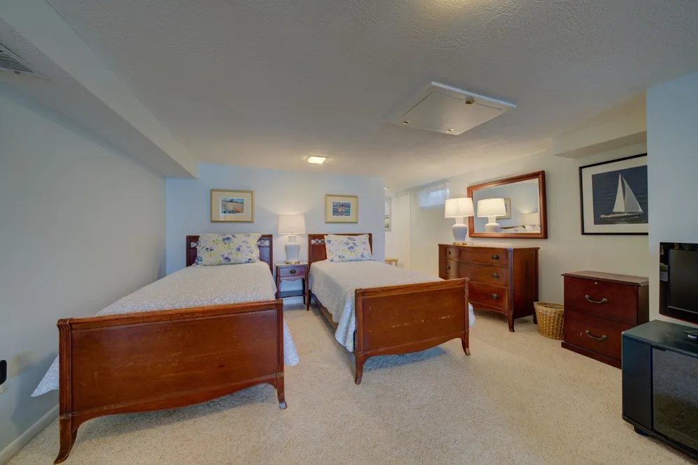11711 S West Bay Shore Drive Elmwood Charter Township, MI 49684