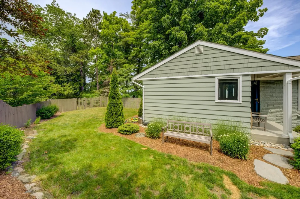 11711 S West Bay Shore Drive Elmwood Charter Township, MI 49684