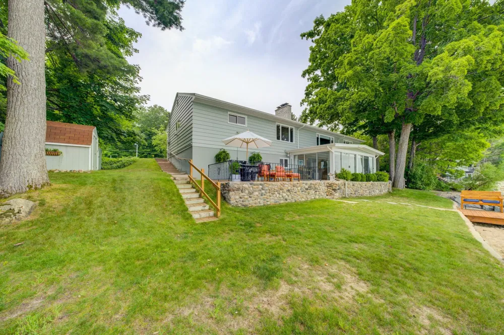 11711 S West Bay Shore Drive Elmwood Charter Township, MI 49684
