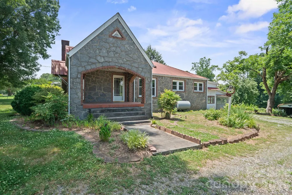 3219 US 70 Highway E Morganton, NC 28655