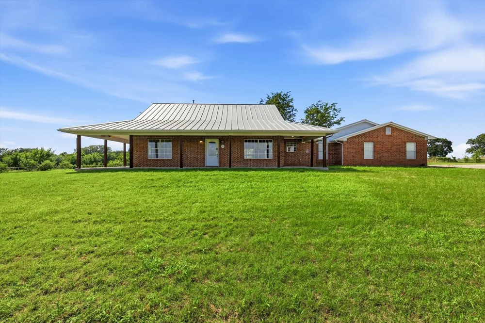 12190 Bell Road Pilot Point, TX 76258