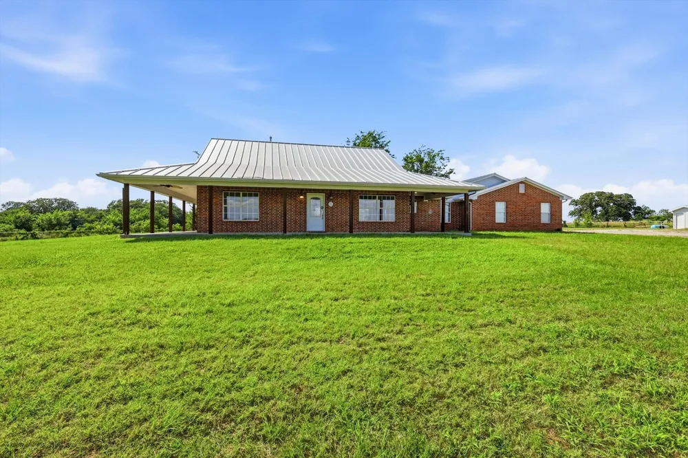 12190 Bell Road Pilot Point, TX 76258