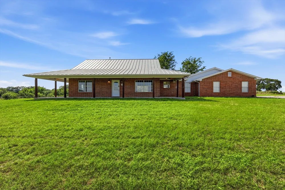 12190 Bell Road Pilot Point, TX 76258