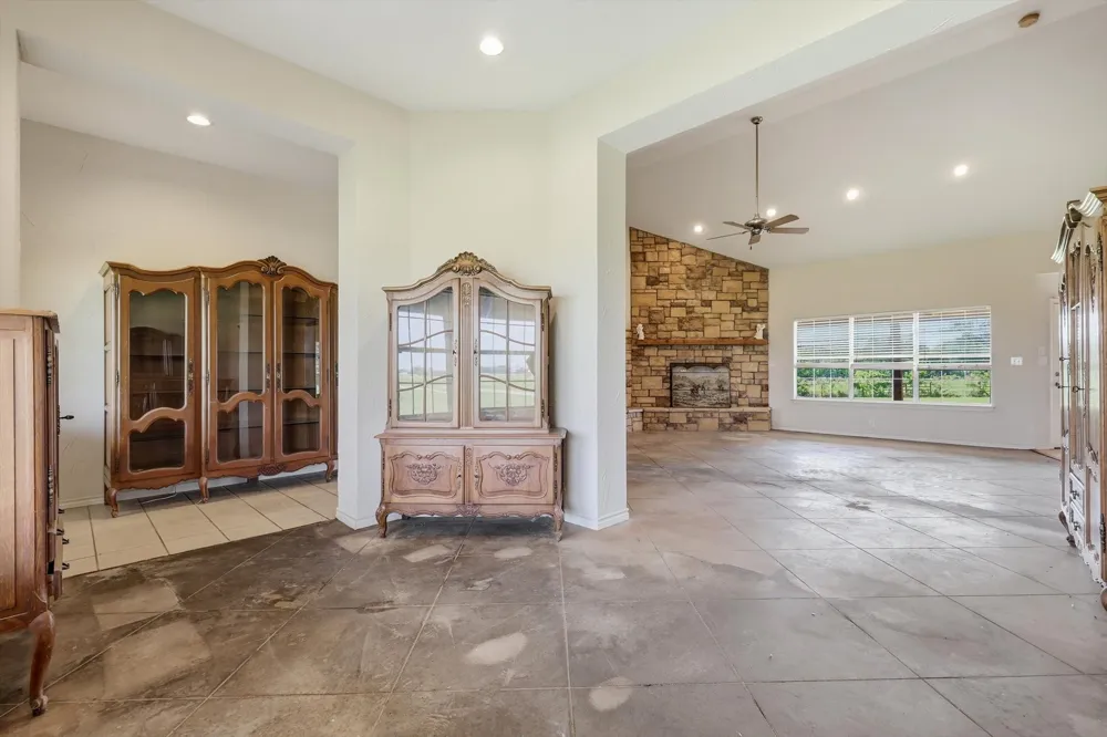 12190 Bell Road Pilot Point, TX 76258