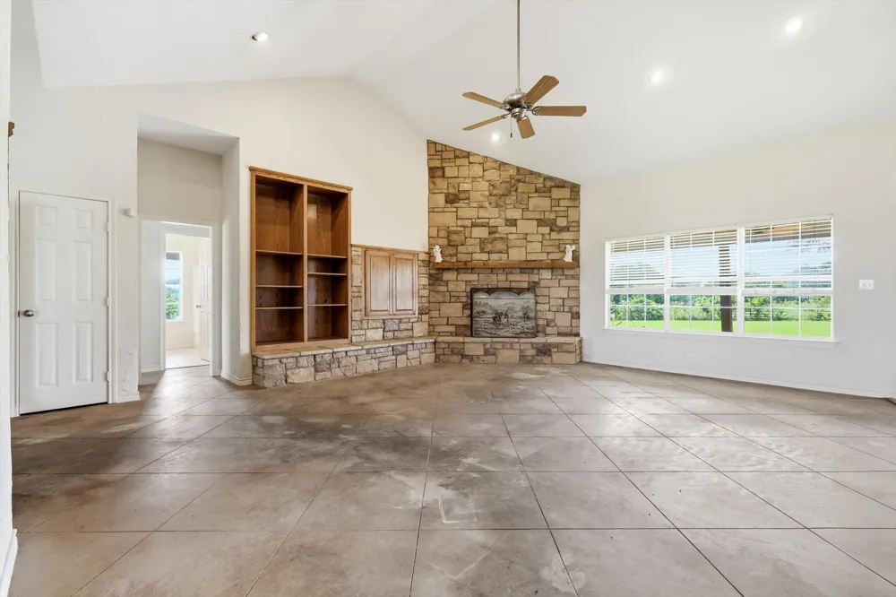 12190 Bell Road Pilot Point, TX 76258
