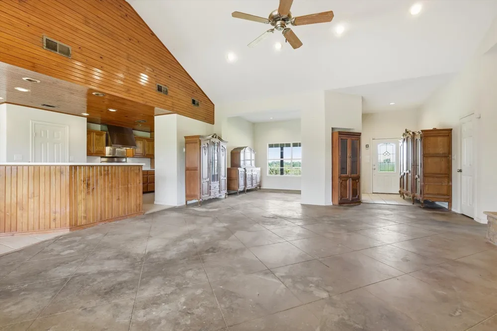 12190 Bell Road Pilot Point, TX 76258