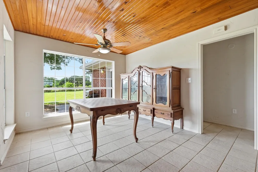 12190 Bell Road Pilot Point, TX 76258