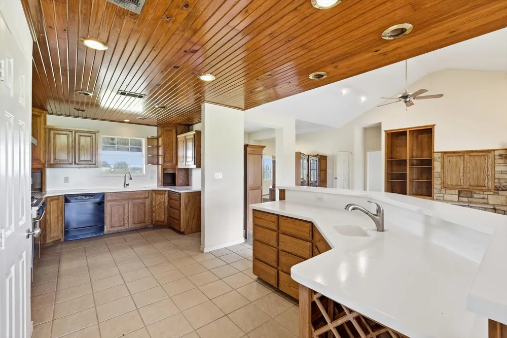 12190 Bell Road Pilot Point, TX 76258