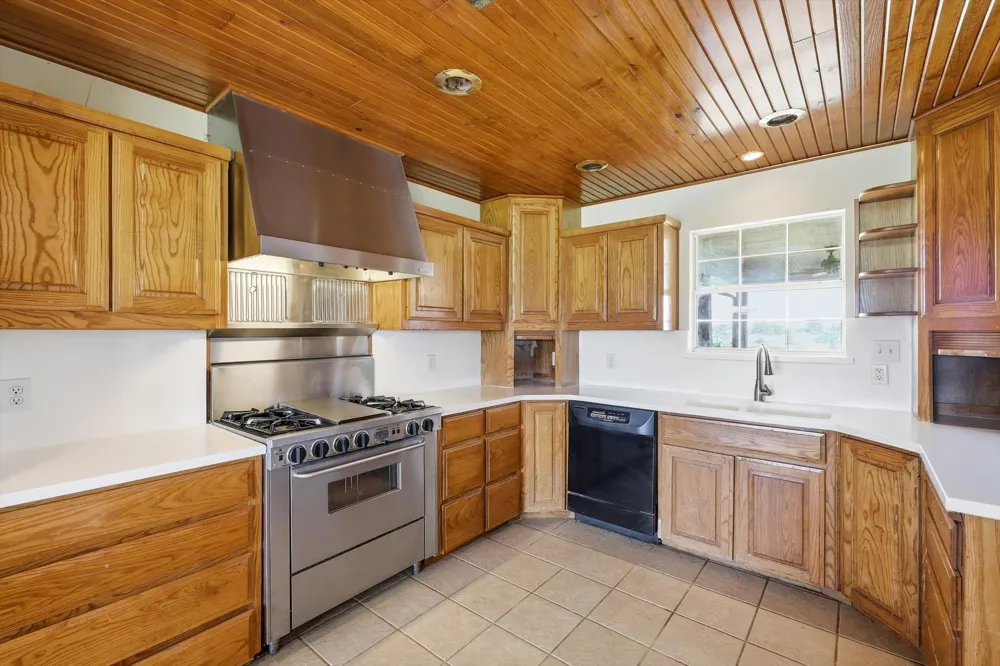 12190 Bell Road Pilot Point, TX 76258