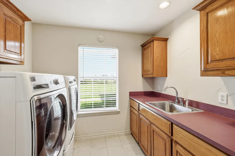 12190 Bell Road Pilot Point, TX 76258