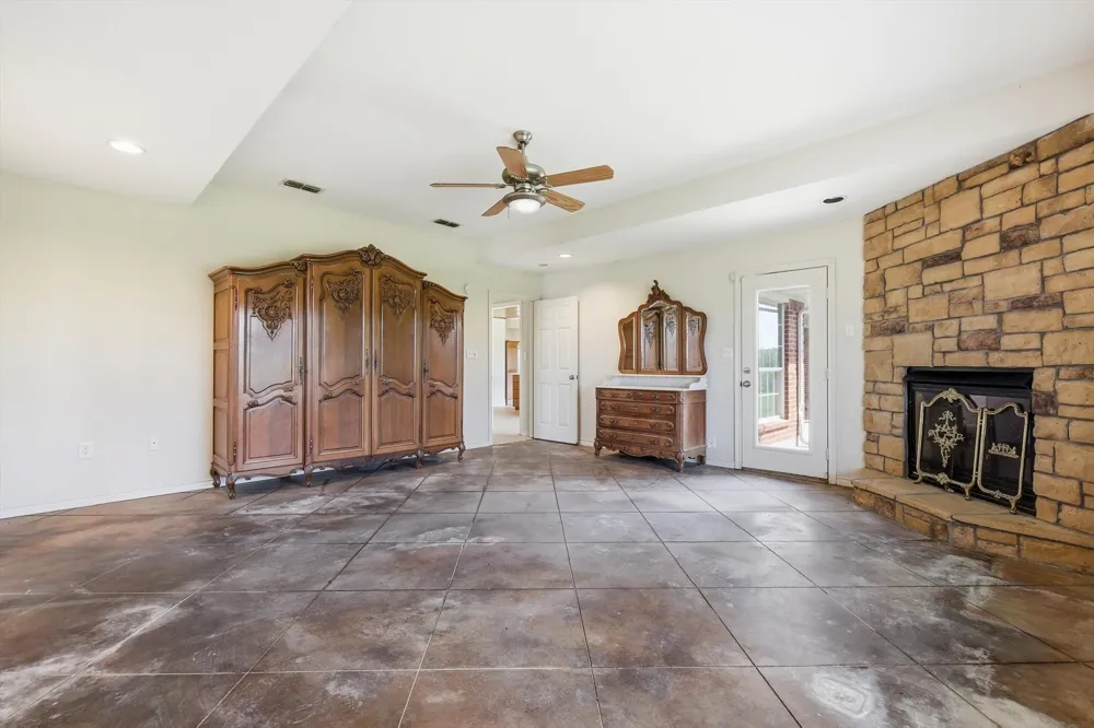 12190 Bell Road Pilot Point, TX 76258