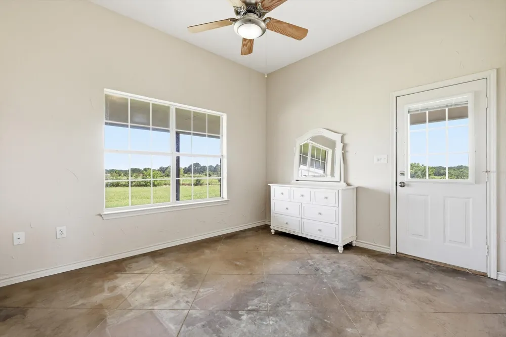 12190 Bell Road Pilot Point, TX 76258