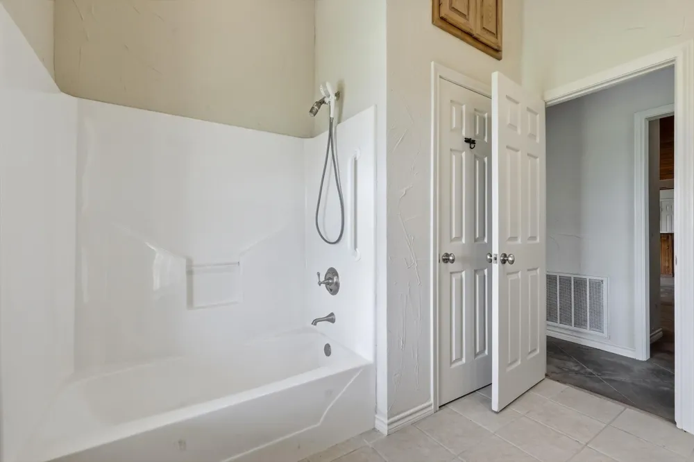 12190 Bell Road Pilot Point, TX 76258