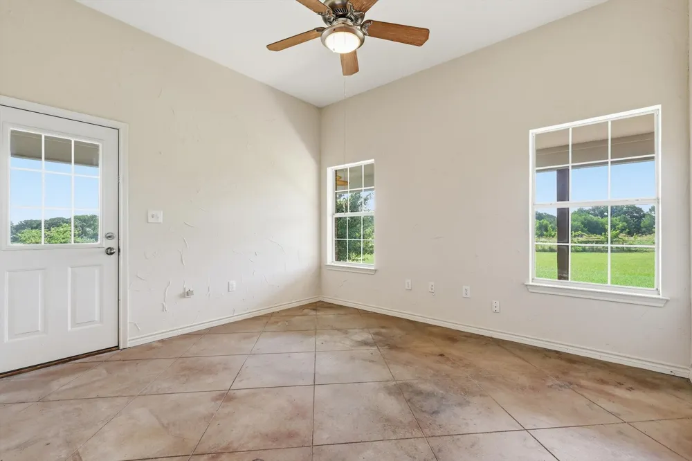 12190 Bell Road Pilot Point, TX 76258