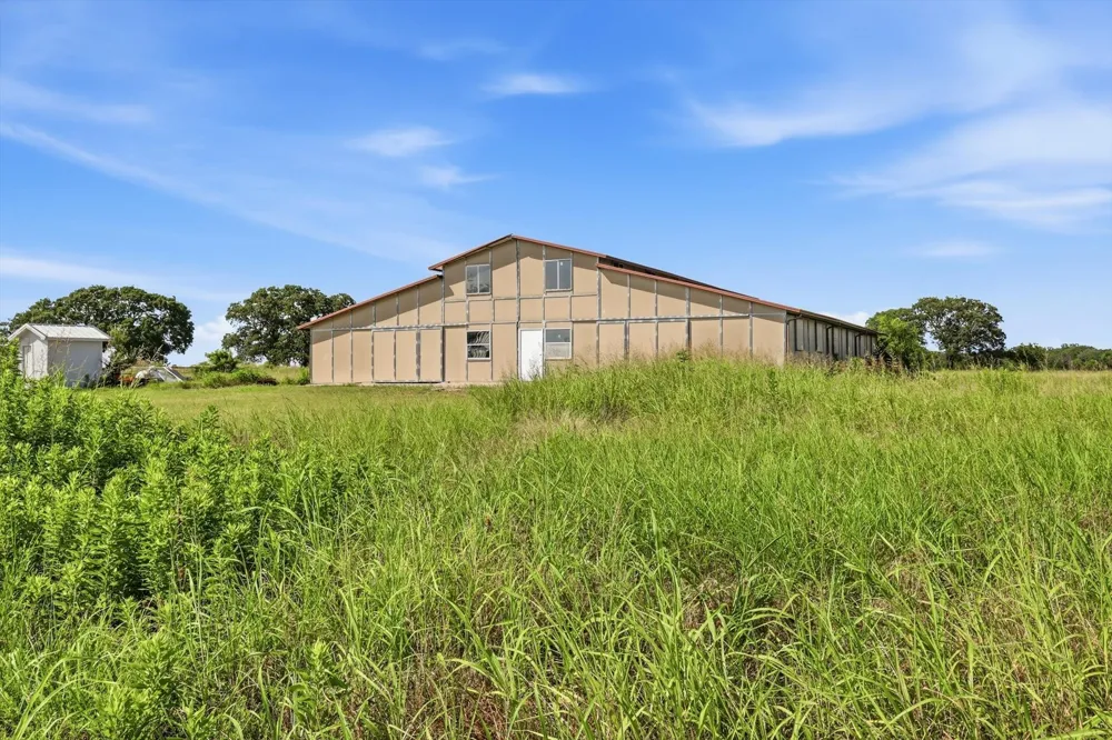 12190 Bell Road Pilot Point, TX 76258