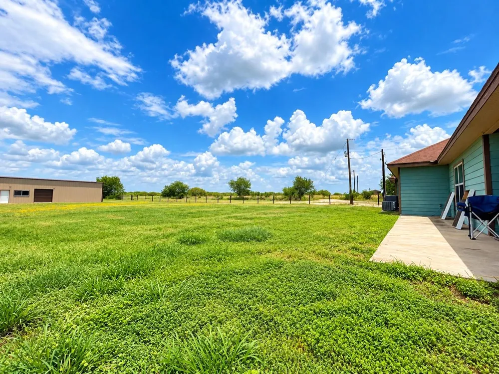 10391 Highway 359 #B Orange Grove, TX 78372