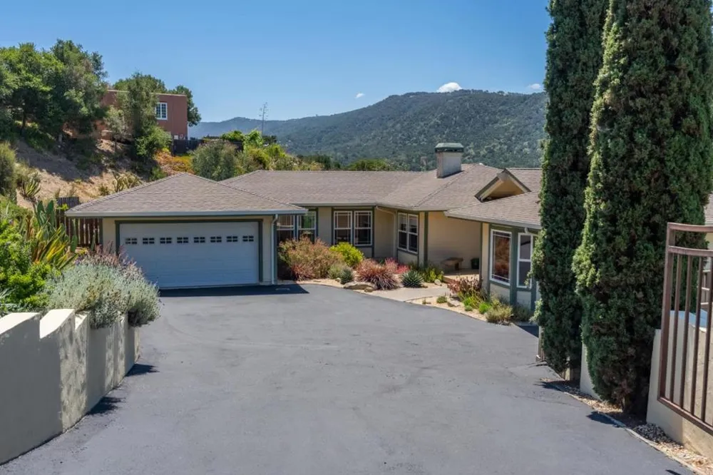 216 Vista Verde Carmel Valley, CA 93924