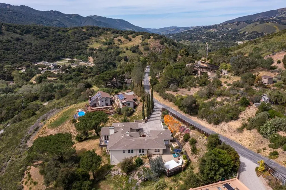 216 Vista Verde Carmel Valley, CA 93924