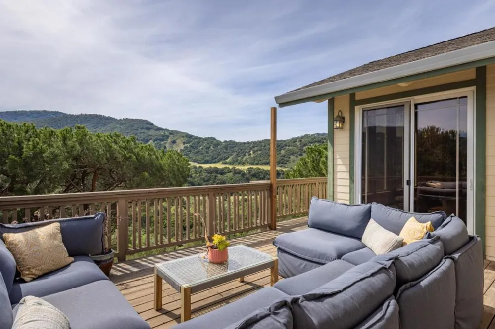 216 Vista Verde Carmel Valley, CA 93924