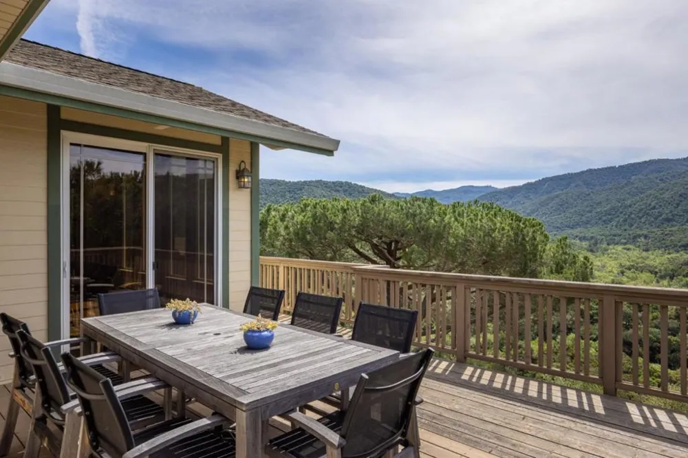 216 Vista Verde Carmel Valley, CA 93924