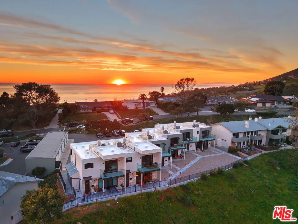 6208 Tapia Drive #A Malibu, CA 90265