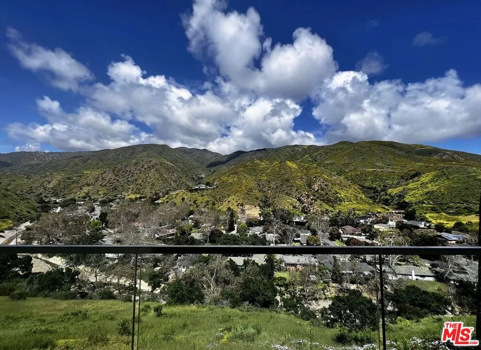 6208 Tapia Drive #A Malibu, CA 90265
