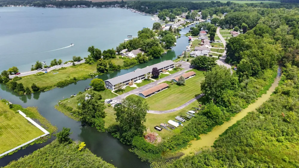 68570 Morton Drive #204 Edwardsburg, MI 49112