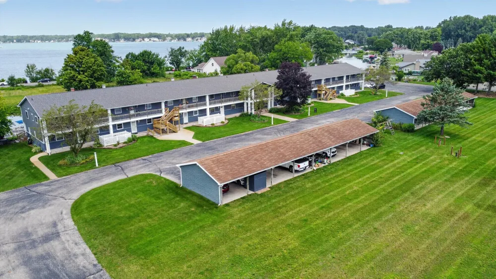 68570 Morton Drive #204 Edwardsburg, MI 49112