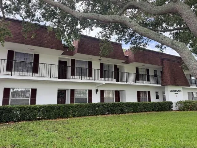 10040 Meridian Way #103 Palm Beach Gardens, FL 33410