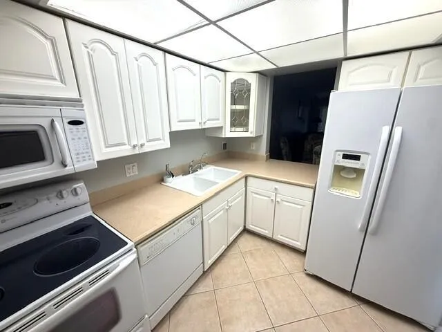 10040 Meridian Way #103 Palm Beach Gardens, FL 33410