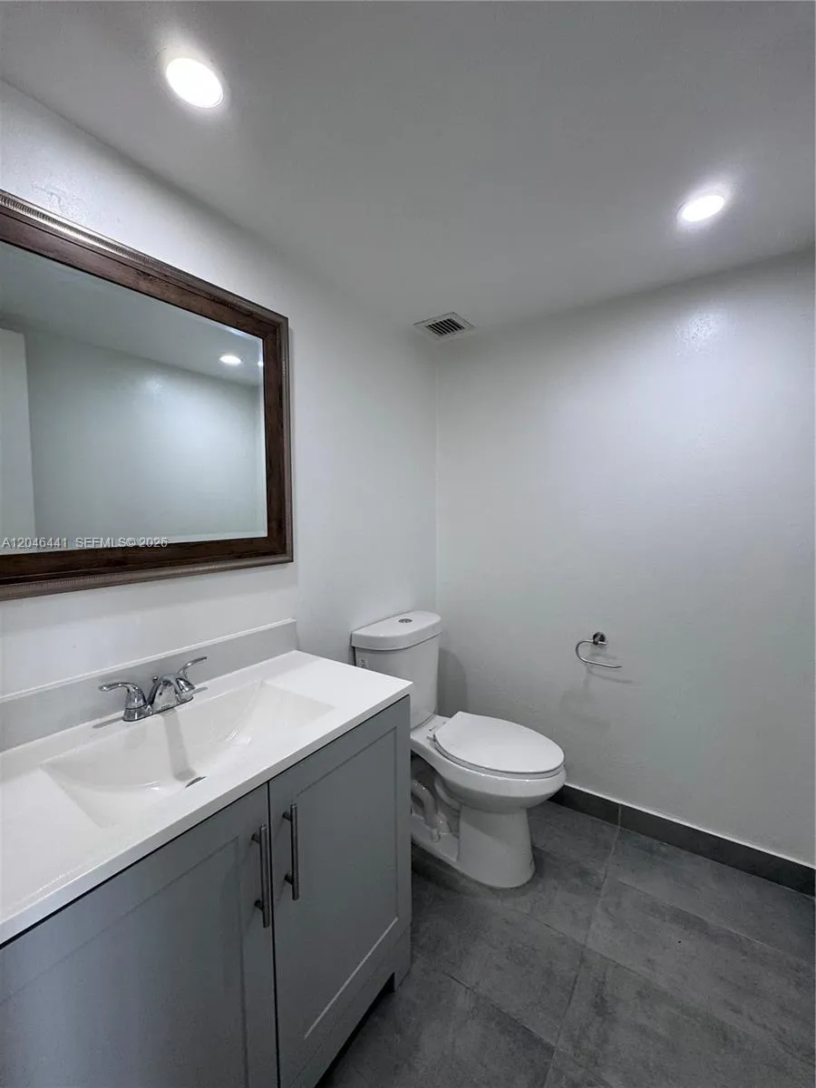 16710 NE 9th Ave #305 North Miami Beach, FL 33162