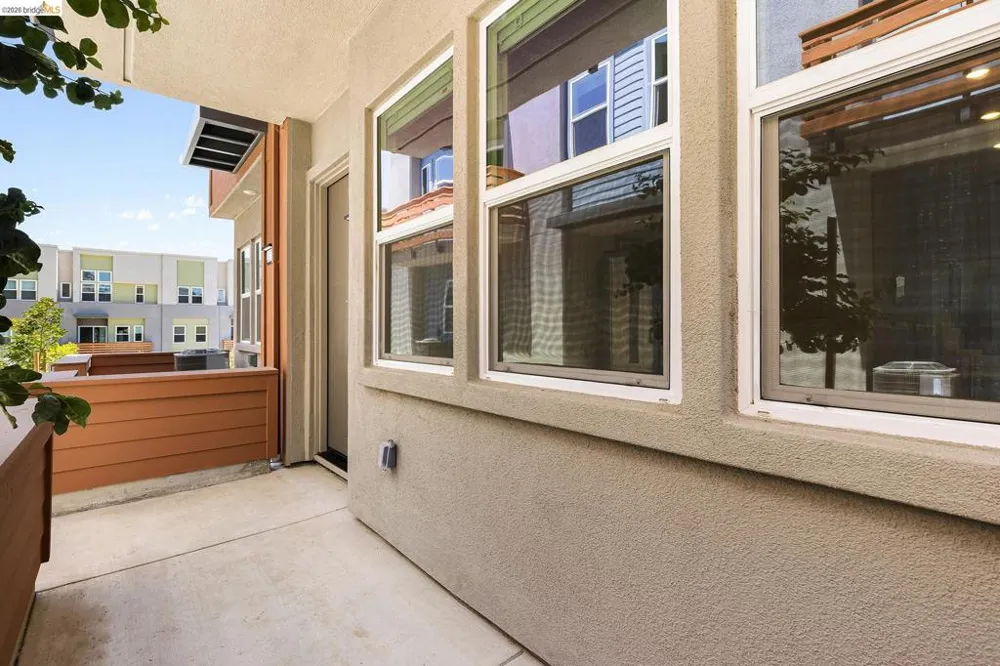 28930 Parkridge Loop #106 Hayward, CA 94544