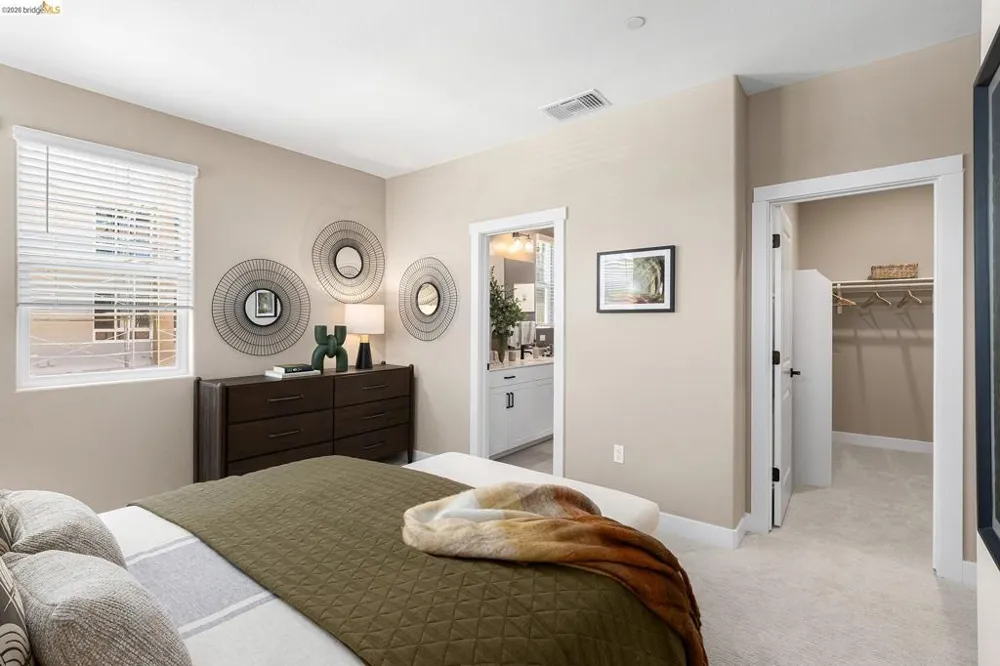 28928 Parkridge Loop #105 Hayward, CA 94544