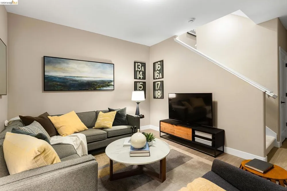 28928 Parkridge Loop #105 Hayward, CA 94544