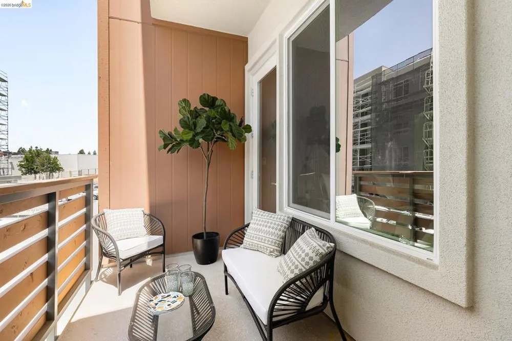 28928 Parkridge Loop #105 Hayward, CA 94544