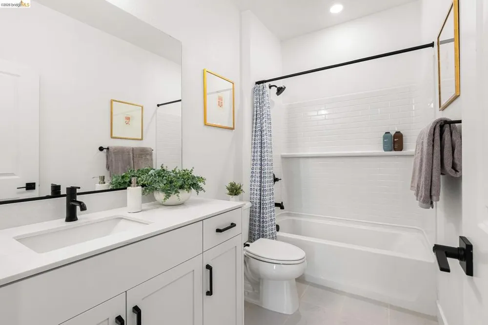 28928 Parkridge Loop #105 Hayward, CA 94544
