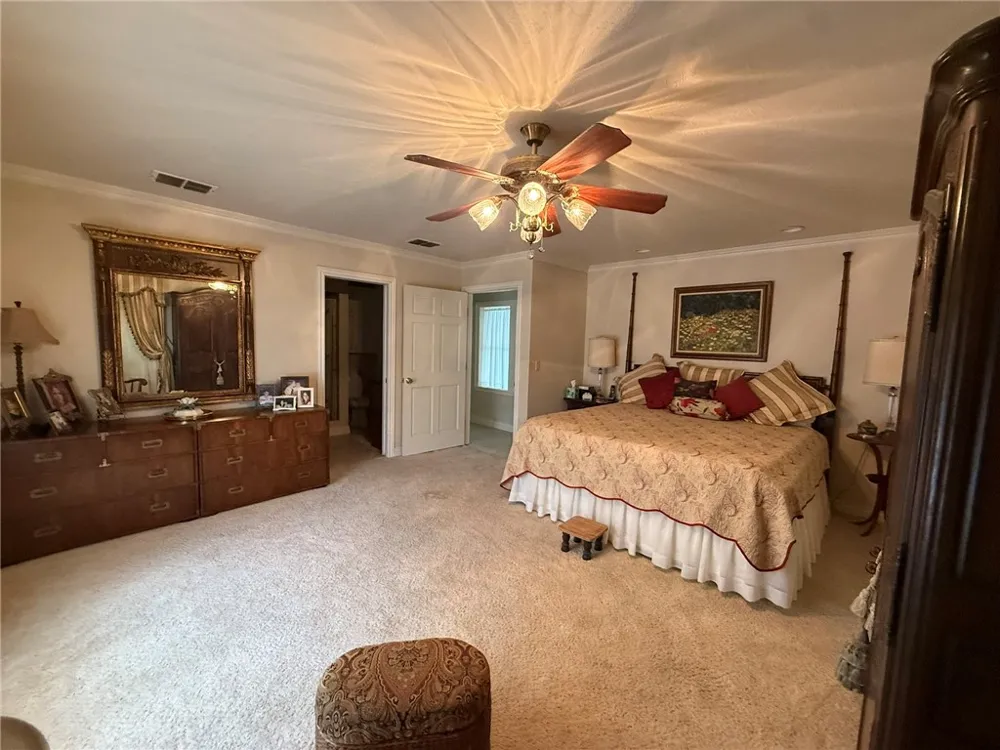 100 Hazel Avenue Three Rivers, TX 78071