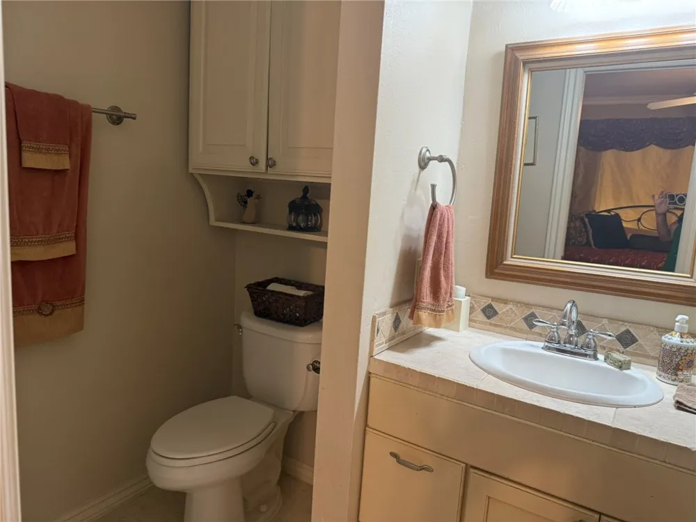 100 Hazel Avenue Three Rivers, TX 78071