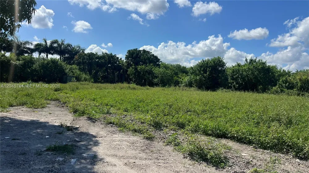 15820 SW 209th Ave Miami, FL 33187
