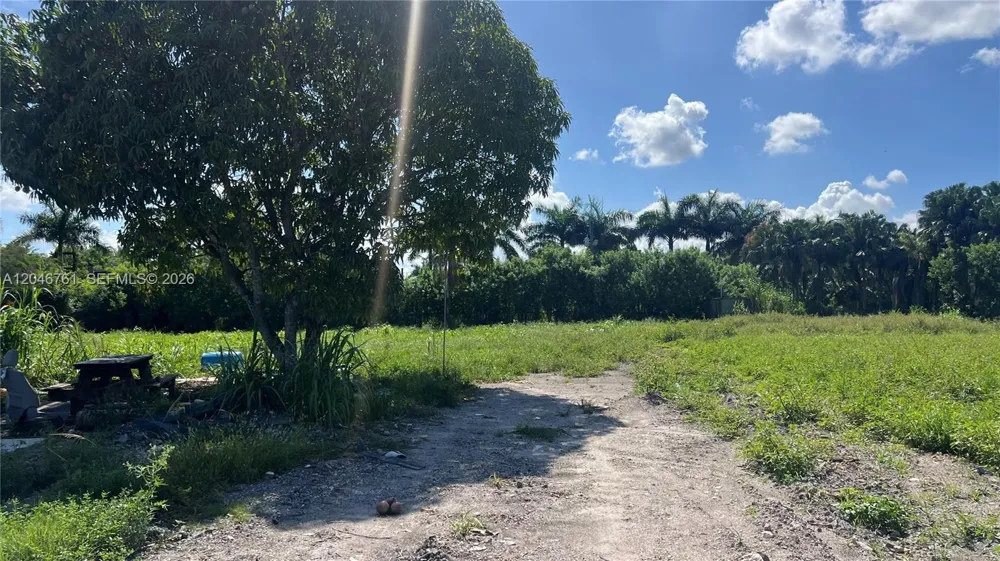 15820 SW 209th Ave Miami, FL 33187