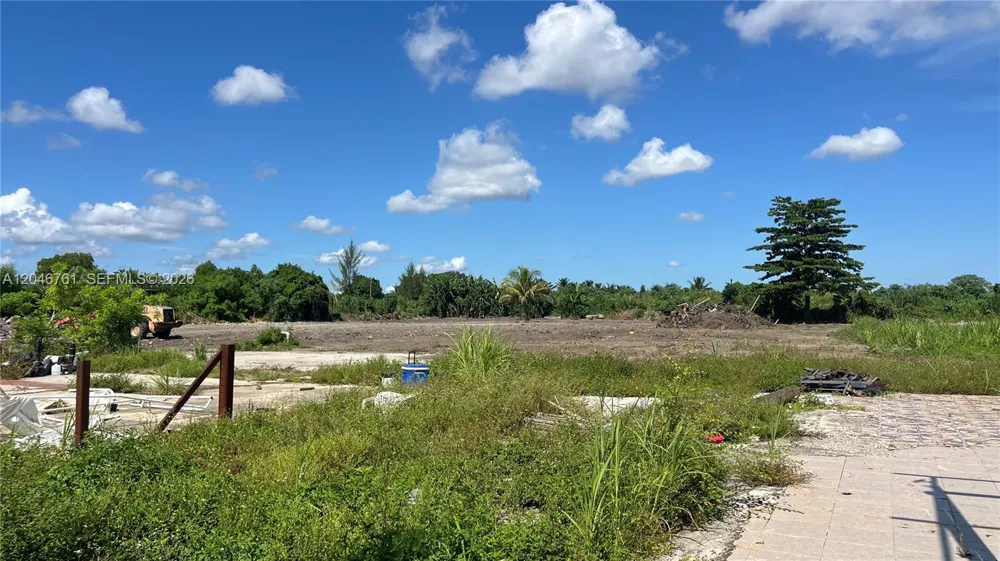 15820 SW 209th Ave Miami, FL 33187