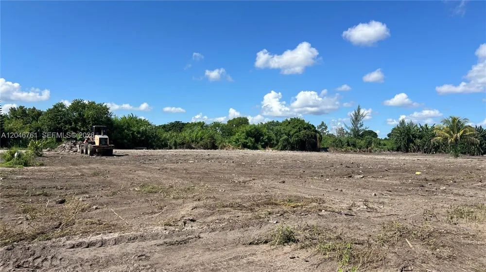 15820 SW 209th Ave Miami, FL 33187