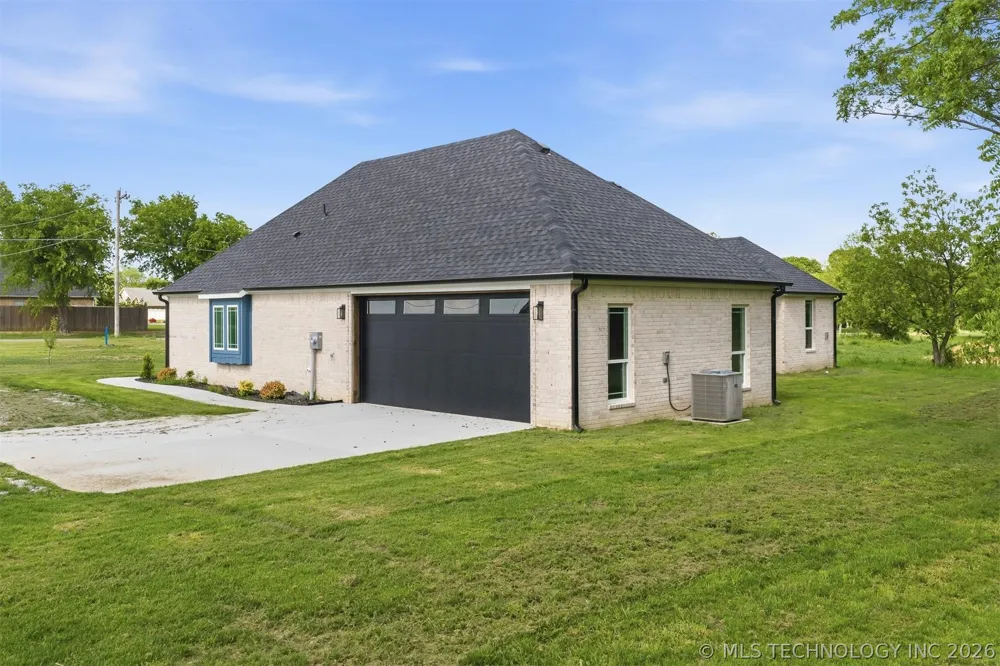 225 Gateway Ardmore, OK 73401