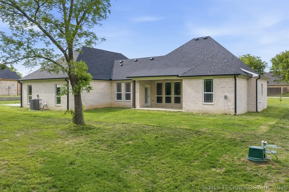 225 Gateway Ardmore, OK 73401