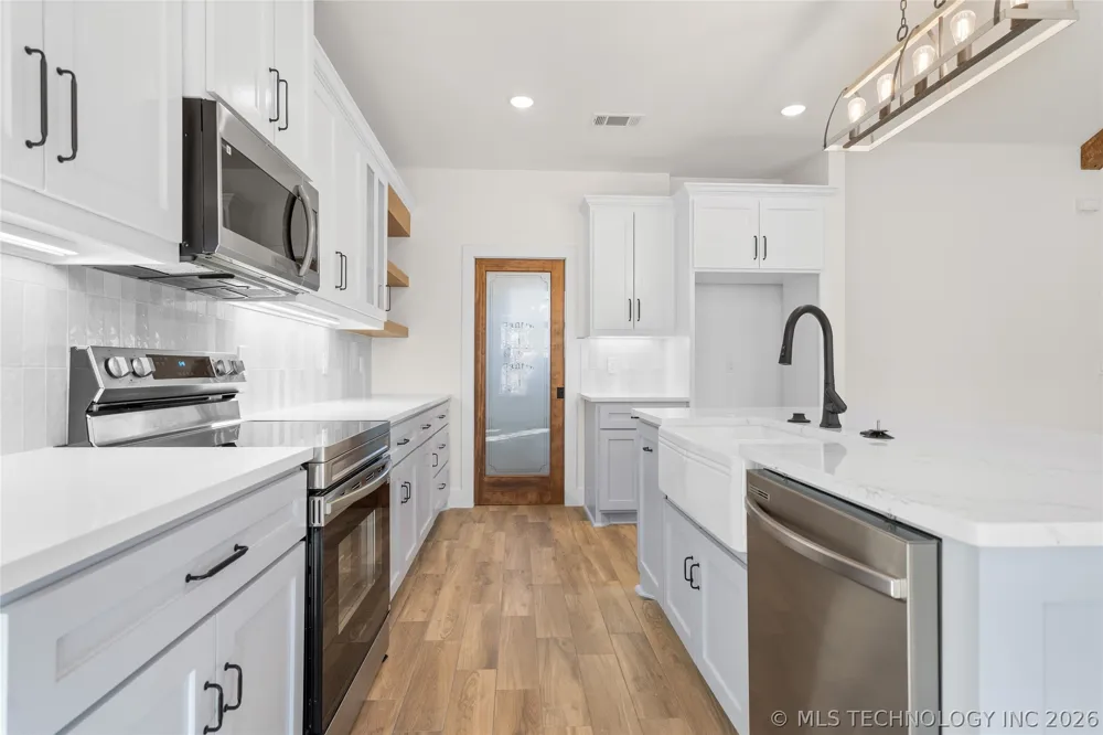 225 Gateway Ardmore, OK 73401