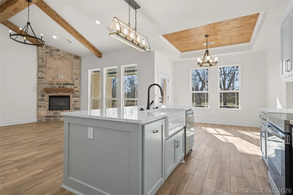 225 Gateway Ardmore, OK 73401