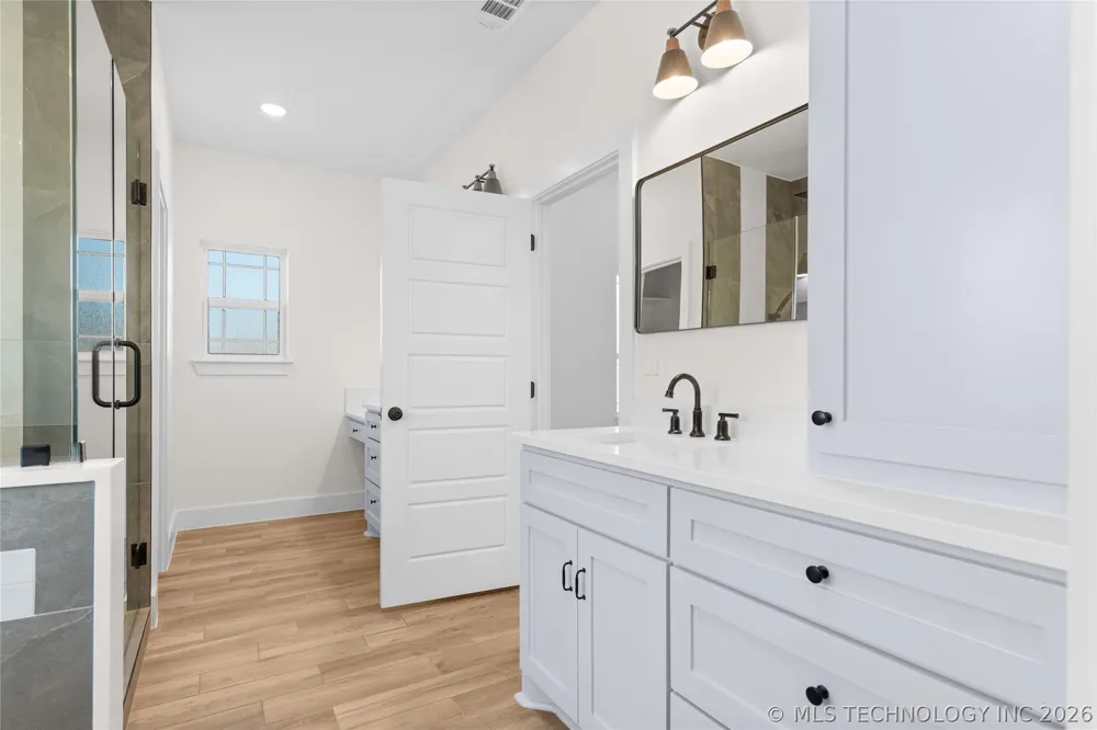 225 Gateway Ardmore, OK 73401