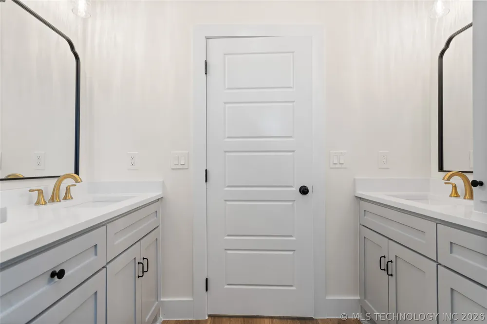 225 Gateway Ardmore, OK 73401
